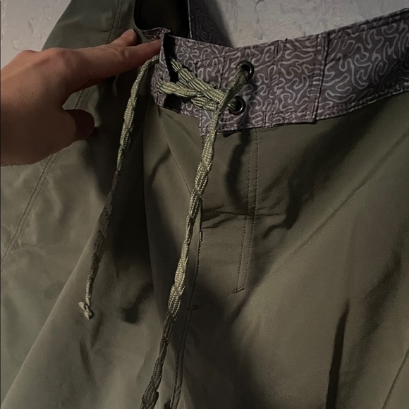Patagonia Olive Swim Trunks with Logo sz 33 - Picture 3 of 5